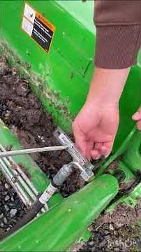 John Deere 3038E DIY bucket leveling indicator. (No welding at all)