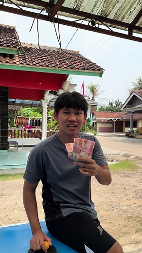 Seru Bermain Ping Pong dengan Teman-Teman