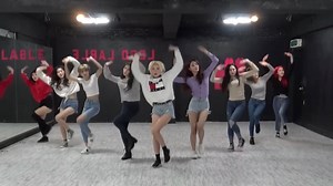 MOMOLAND - (BBoom BBoom) Dance Practice https://www.youtube.com/watch?v=8jVKu_CBMTA | Phan Văn Sơn