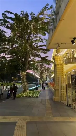 Qilombo Hostel on Instagram: "🎆 Bangkok Design Week Light Festival at the Electricity Museum of Thailand (MEA SPARK) ✨ Enjoy nighttime exhibitions and an immersive light experience inspired by reflections of canal-side community life. The photo spots are absolutely stunning — definitely a must-visit 📸 📍 Location: MEA SPARK, Electricity Museum of Thailand 🎟 Free entry 🗓 January 29 – February 8, 2026 ⏰ Tuesday – Sunday: 9:00 AM – 9:00 PM (Closed on Mondays) 📌 We recommend checking or making