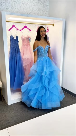 ✨ Modern-day Cinderella energy ✨ Layers on layers of dreamy ruffles in the most magical Cinderella blue 💙 This gown is made for the prom girl who wants to float into the room and own the moment. From the full, fairytale skirt to the soft movement with every step, this dress is proof that glass-slipper vibes never go out of style—just reimagined for today’s prom queen 👑 At Amelishan Prom, we’re all about helping you find your main-character dress. With over 800 prom dresses in stock and sizes 0