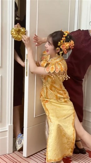 Chinese Bridal Door Game Fun🌹China Wedding Funny Game #couple #wedding #love #bridetobe #weddingday