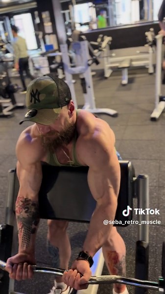 Easter pump. #easter #fyp #armday #onlinecoaching #bodybuilding #biceps