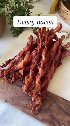 How to Make Twisty Bacon in the Oven
