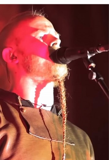Aurora and Wardruna: Helvegen Live Performance