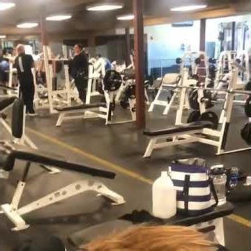 Insane Female Bodybuilder Muscle Flexing & Gym Workout