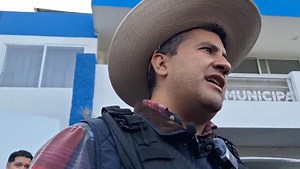 #Presupuesto | Más de 50 mdp se destinarán a la compra de camionetas blindadas, y casi un millón de pesos a policías que se han destacado en el combate a la delincuencia organizada. Roberto Mestizo Chávez Uruapan, Mich.- Más de 50 millones de pesos se invertirán en los meses siguientes para la adquisición de camionetas blindadas, destinadas a labores de seguridad pública. Reveló lo anterior el presidente municipal, Carlos Alberto Manzo Rodríguez, en entrevista concedida este lunes luego de entre