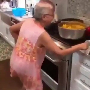 733K views · 10K shares | When you've got a Sunday roast to cook but a Defected classic comes on the radio.  | Defected Records | Facebook