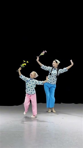 Embrace the Spring: Join Us for a Charming Outing