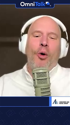 #target #hotsanta #holidaymarketing #viraladvertising #marketingstrategy #retailmarketing #christmascampaign #blackfridaymarketing #advertisingsuccess #targetads #marketinggenius #consumerengagement… | Omni Talk Retail