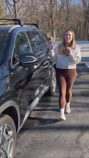 Kelly Stumpe - The Car Mom on Instagram: "Real mom review on the Hyundai Palisade from mom of 3 @caroline_dettman Interested in highlighting your mom car? Let me know!"