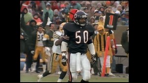 They say that actions speak louder than words. Although in the case of Chicago Bears legend Mike Singletary, his words spoke pretty loudly, too. #GoldJacketSpotlight 📹: NFL | Pro Football Hall of Fame