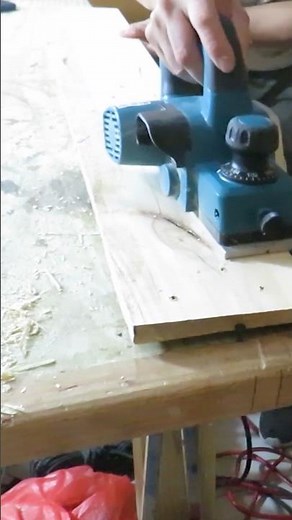 Using a Hand-Powered Electric Planer for Woodworking #woodworking #carpentry #tools