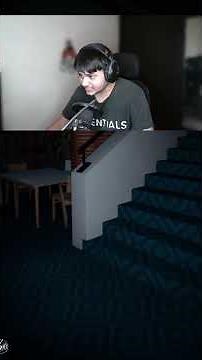 THIS LUNCH LADY IS TOO SCARY COUNDN'T STOP SCREAMING