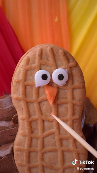 Delicious Fall Cupcake Recipe with Turkey Feathers