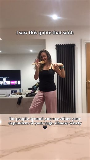 If your circle doesn’t hype your power AND your delusion… it’s not your circle ✨ | Donna Duke-Llande Photography