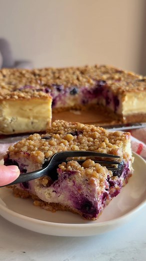 Blueberry Cheesecake Crumble Bars Recipe