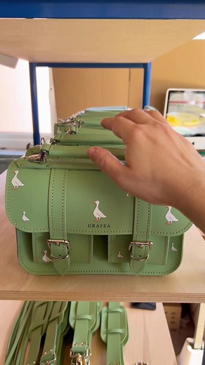 Packing a grafea order #packing #ducks #tiktokfashion #warehouse