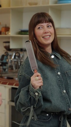 Catherine St-Laurent a récemment lancé son livre de cuisine... et Sabrina en a profité pour lui poser quelques questions à l’îlot! On en découvre davantage sur la cuisto derrière l’autrice! 👩‍🍳📒 ⎯⎯⎯⎯⎯⎯⎯⎯⎯⎯ 🧊 Lundi au mercredi 19h30 👀 tvaplus.ca/tva/sucre-givre 📺 TVA et TVA #SucréGivré | Sucré Salé