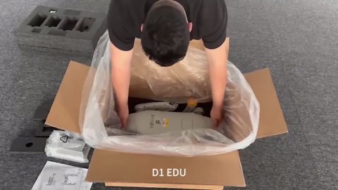 AGIBOT D1 Pro/Edu operating instruction video