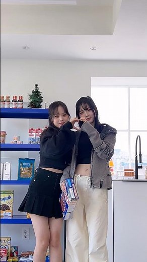 ChaeWon & SeoAh: Cereal War 🥣🤺 #tripleS #트리플에스 #채원 #ChaeWon #서아 #SeoAh