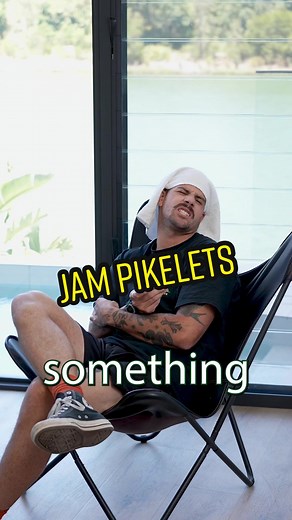 @Jampikelets - Ash 🥞 Ingredients - 125g self raising flour - 1 tbsp caster sugar - 185ml milk - 1 egg - Jam and whipped burnt butter to serve Method 1. Place the flour into a mixing bowl and make a well in the centre 2. Add the milk, egg and sugar and whisk together until you have a smooth batter 3. In a large non-stick pan or well-seasoned skillet over a med-low heat, brush with a little butter 4. Pour in about 2 tbsp of batter per pikelet and cook until you see bubbles forming on the top 5. O