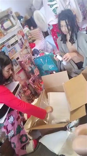 Amanda Holt on Reels