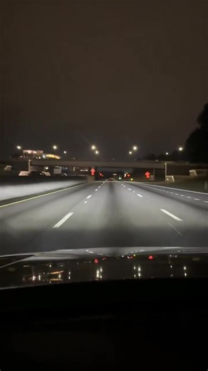 45K views · 413 reactions | Light flurries in Greenville, SC! This happened around 5:00AM this morning. Did you see any flurries on your way out the door this morning? Radar did show a few instances of possible flurries across the Upstate earlier this morning. Video Credit: Garrett Harvey #scwx | US National Weather Service Greenville-Spartanburg SC | Facebook