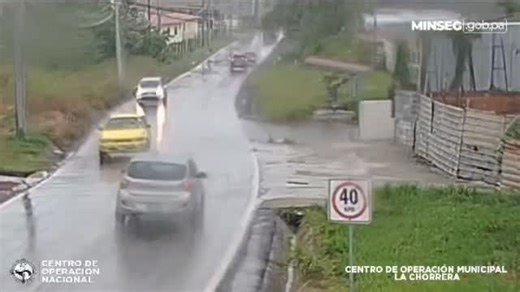 Centro de Operación Nacional on Instagram: "C#COMCH| Las cámaras de videovigilancia; del Centro de Operación de La Chorrera @centrodecon, captan una colisión en la Barriada Peña Blanca. Se envían las unidades de la D.N.O.T. de @Diosypatria, informando que no hay afectados, confeccionó el parte de accidentes de tránsito, no fue necesaria la prueba de alcoholemia. #CONPanamá #PlanFirmeza"