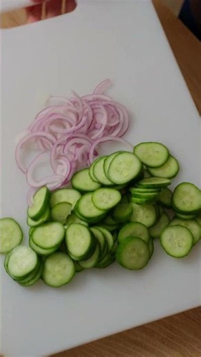 Refreshing Creamy Cucumber & Dill Salad