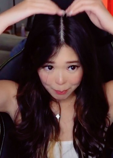 Extra Emily's New Bangs Hairstyle Inspiration
