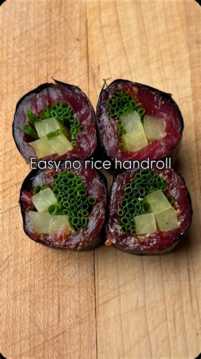 How to Make a No-Rice Handroll (Low Carb Sushi Hack) Marinated tuna with toasted sesame seeds, wasabi, takuan, and chives, wrapped without rice for a high-protein, low-carb sushi snack. If you’re in Seattle and craving sushi but want something lighter, this is one of my go-to moves. Save this for later 🍣 #cooking | Chef Shota Nakajima