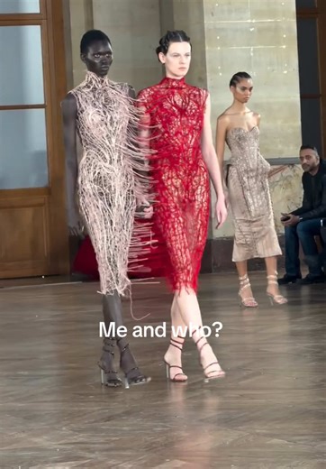 Vestido de Gaurav Gupta: ¿Quién lo Llevaría?