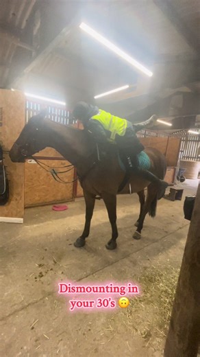 Dealing with Knee Pain as an Equestrian in Your 30s