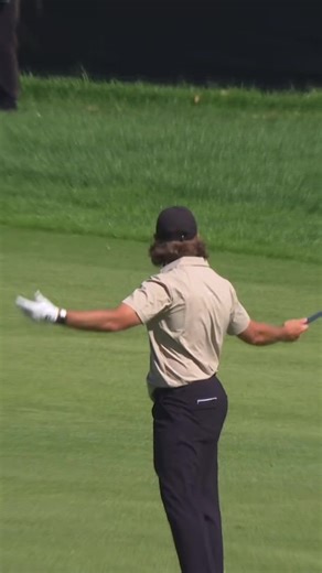Incredible Slam Dunk by Tommy Fleetwood