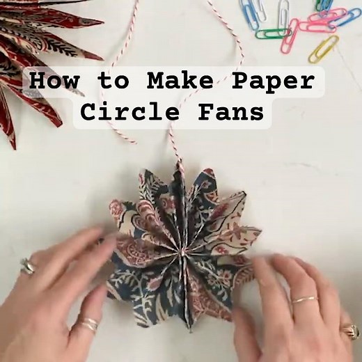 Make Festive DIY Paper Fan Decorations For The Holiday Season #christmasdecor #christmascrafts
