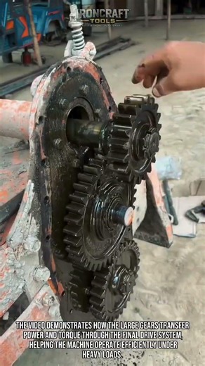 Inside the Massive Final Drive Gearbox! #HeavyMachinery #Gearbox #Mechanic