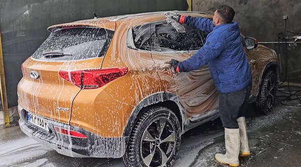 The Complete Clean-Up of a Stubbornly Dirty Car