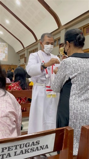 Easter Sunday Mass Communion 5