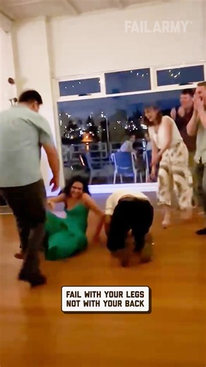 do dirty dancing lifts ever go well? 💃🕺😵‍💫 #dirtydancing #lift #fail #shorts | FailArmy