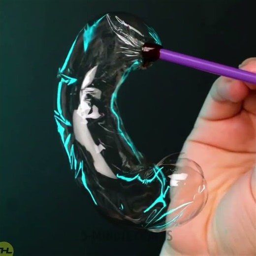 9 Science Tricks That Seem Impossible 😱