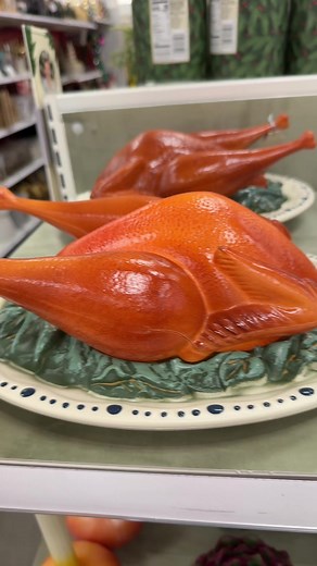 Blowmold Turkey Dinner Decor Ideas for Fall
