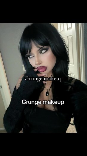 Grunge Makeup Tutorial for a Bold Look