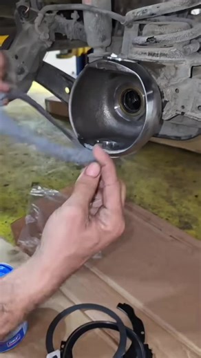 Toyota Cruiser Front Axle Rebuild Process