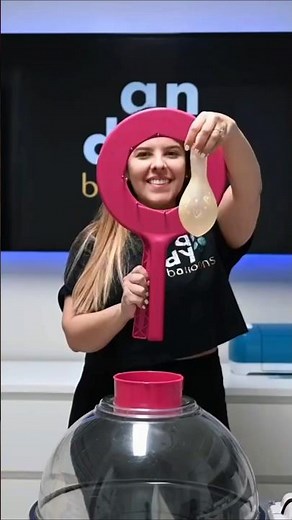 This simple idea with balloons is making her a fortune 😱🎈
