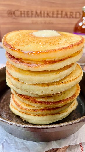 Mike Harden 🔸 Recipes & Food Chicago Content Creator on Instagram: "🌽🥞 Comment CAKES to get my FREE recipe or visit chefmikehard.com! Hoe cakes and hot water cornbread are not the same thing! 🧐 Since my Honey Butter Hot Water Cornbread recipe went viral a lot of y’all have been tussling in the comments getting the two mixed up! So let’s break down what makes my Southern Hoe Cakes different than Hot Water Cornbread. 👀 🛒 Save this post for the grocery list below & get the FREE recipe on my w