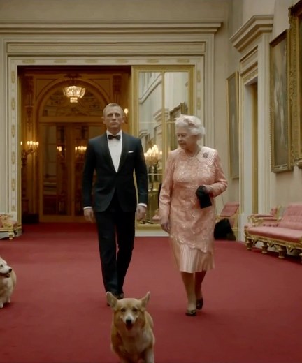 Filmthusiast | Her Majesty The Queen & 007 🇬🇧🍸 | Instagram