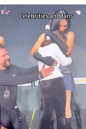 Fan Jumps on Stage — Watch How These Stars React (Chaotic & Sweet!) 😱#ConcertMoments #FanOnStage #Respect #ArtistReaction #LiveShow