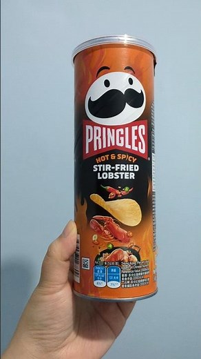 Pringles Hot & spicy stir-fried lobster and Rich Japanese curry selected spices