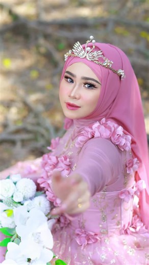 Transforming into a Princess: Outfits and Dancing